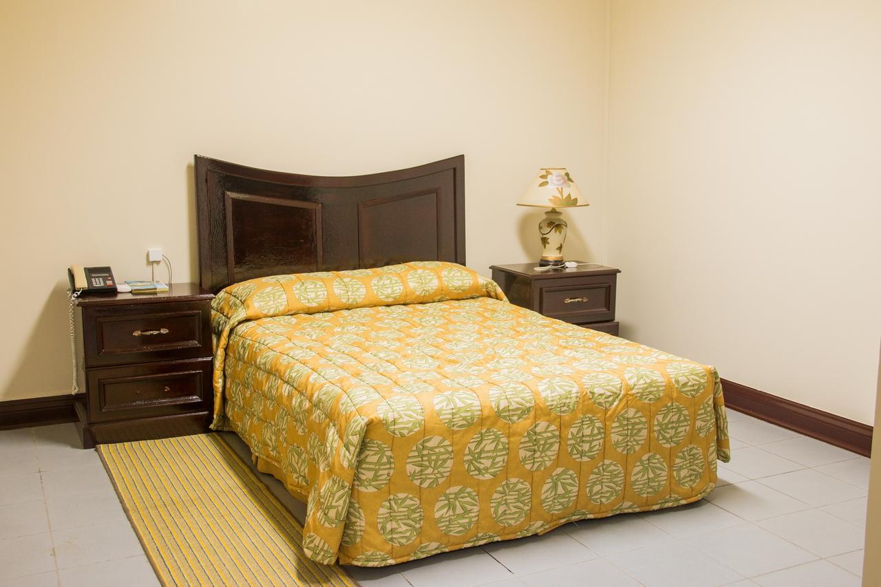 Regency Suites Hotel Джорджтаун Экстерьер фото