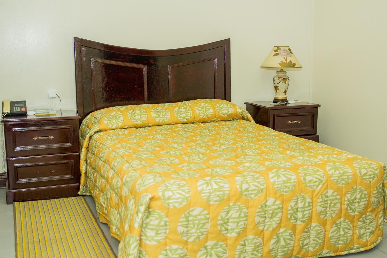 Regency Suites Hotel Джорджтаун Экстерьер фото
