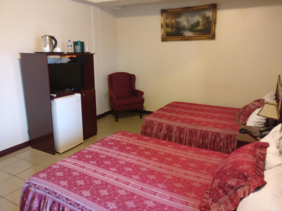 Regency Suites Hotel Джорджтаун Экстерьер фото